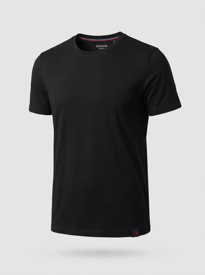 7 Outfits, One Black Tee.